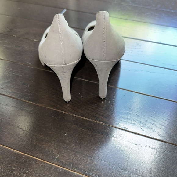 🔵 Fioni Women's Gray Round Toe Pumps Size 7.5 - Picture 3 of 5